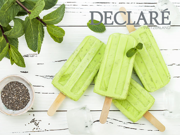 Superfood popsicle with matcha & chia seeds